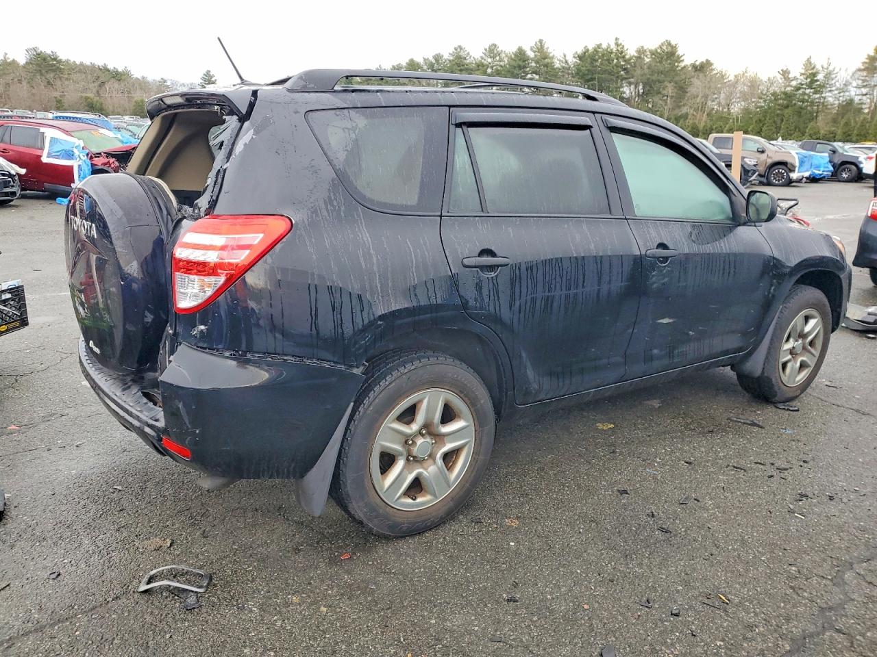 2011 TOYOTA RAV4 BASE photo 3