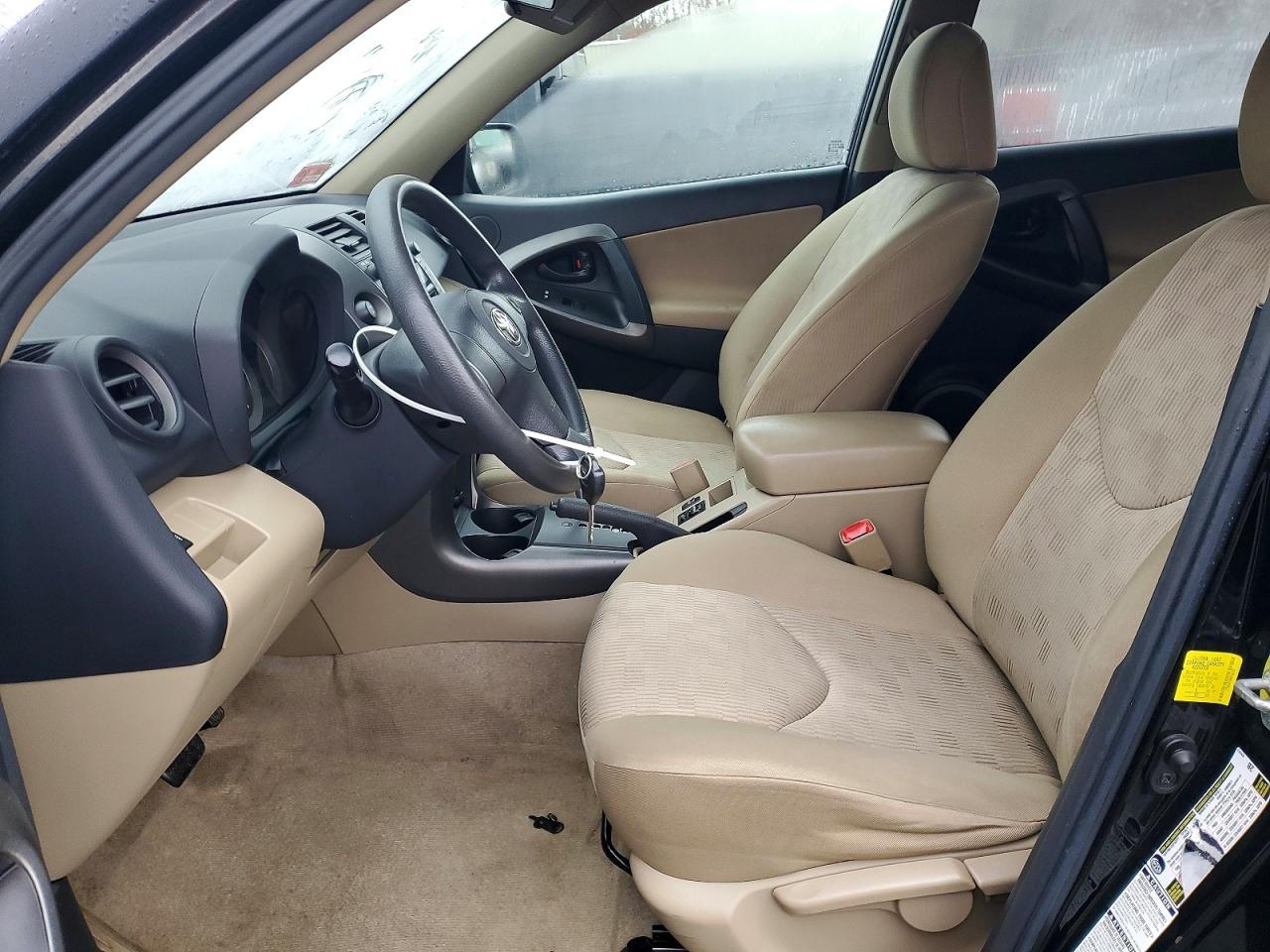 2011 TOYOTA RAV4 BASE photo 7