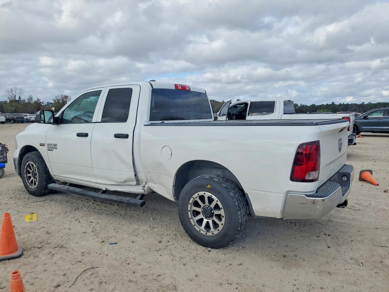 2021 RAM 1500 CLASSIC TRADESMAN photo 2
