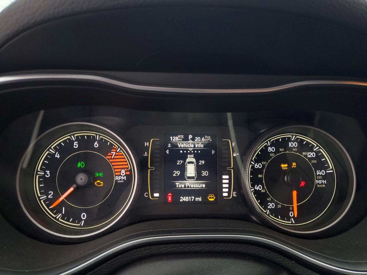2021 JEEP CHEROKEE LATITUDE LUX photo 25