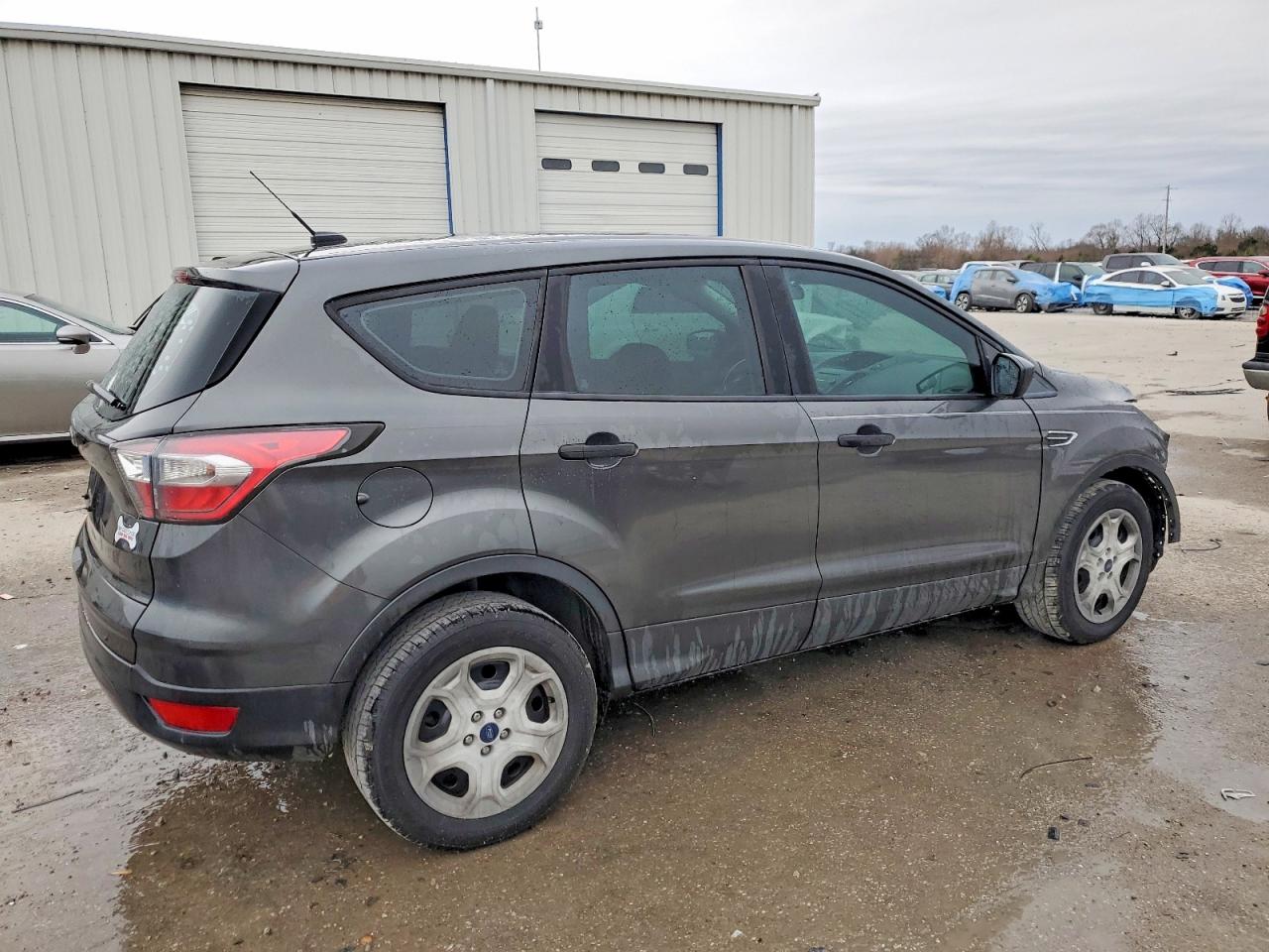 2017 FORD ESCAPE S photo 3