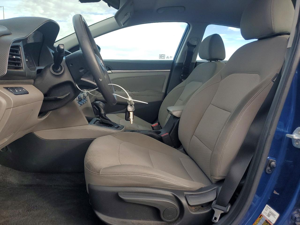 2020 HYUNDAI ELANTRA SEL photo 7