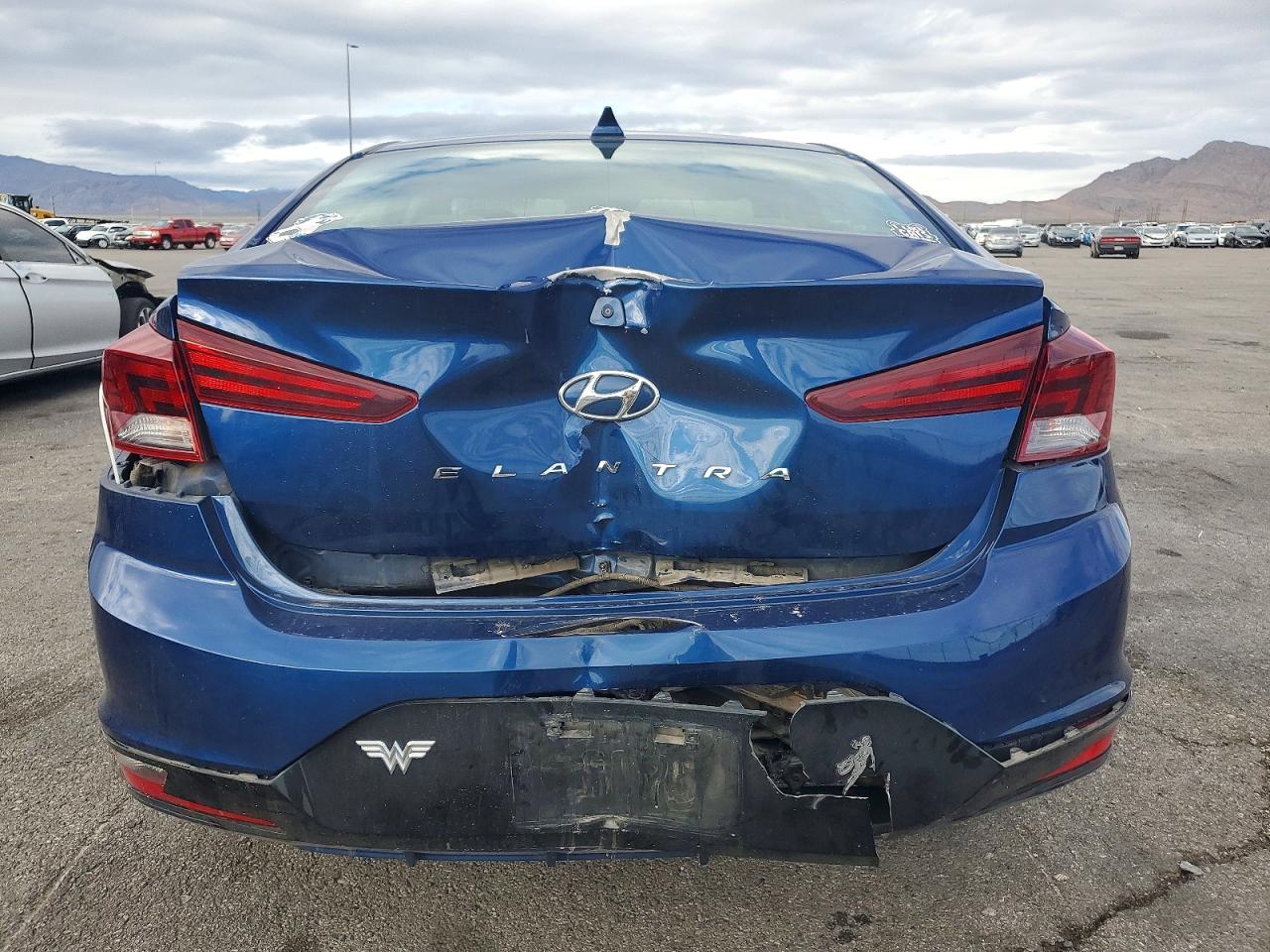 2020 HYUNDAI ELANTRA SEL photo 6