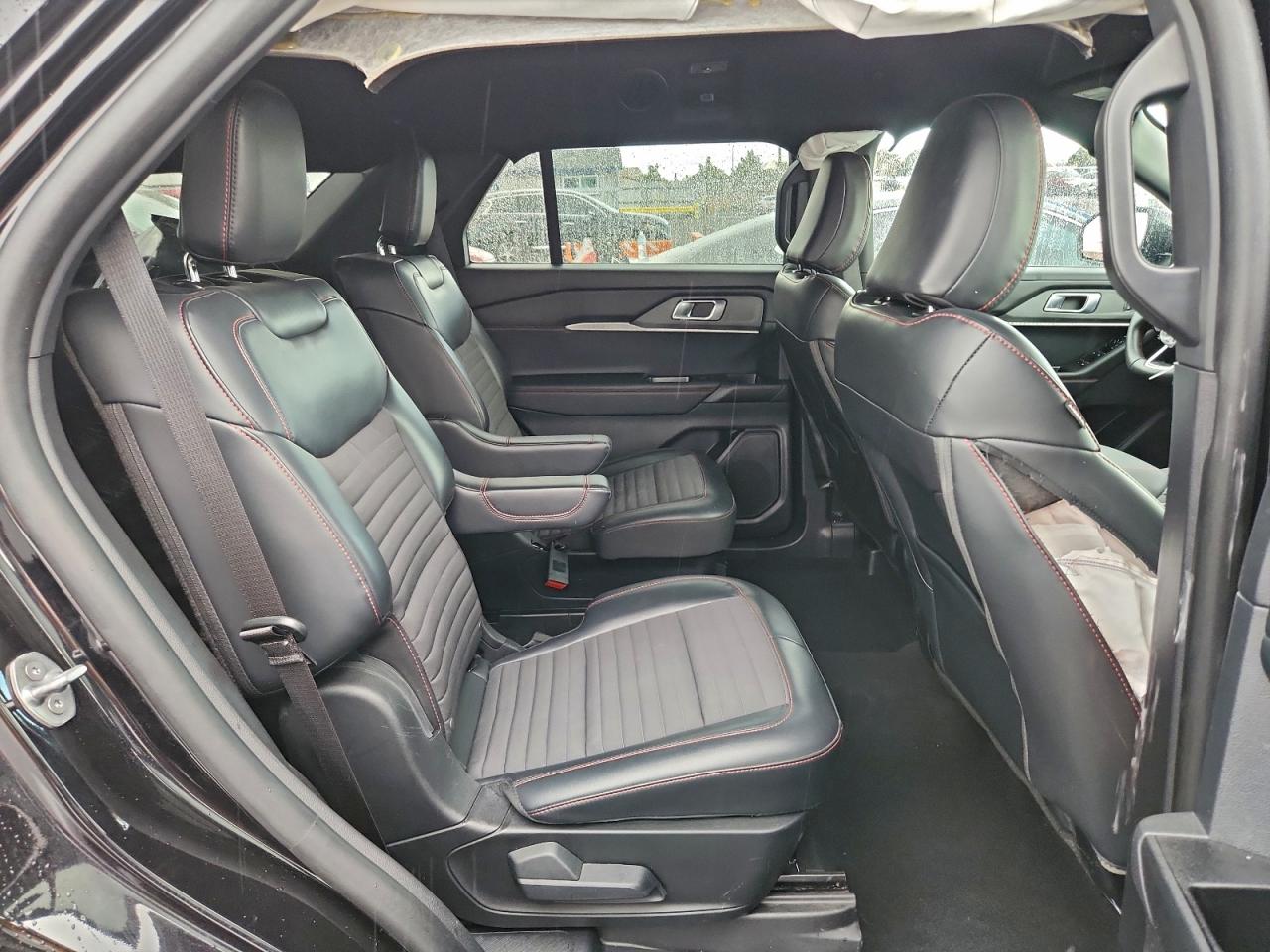 2025 FORD EXPLORER ST-LINE photo 11