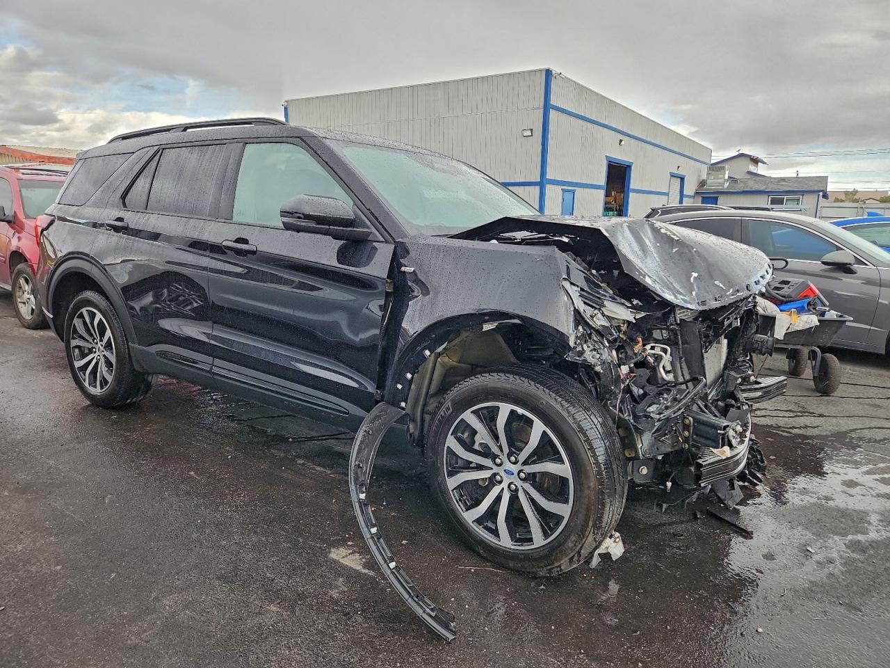 2025 FORD EXPLORER ST-LINE photo 4