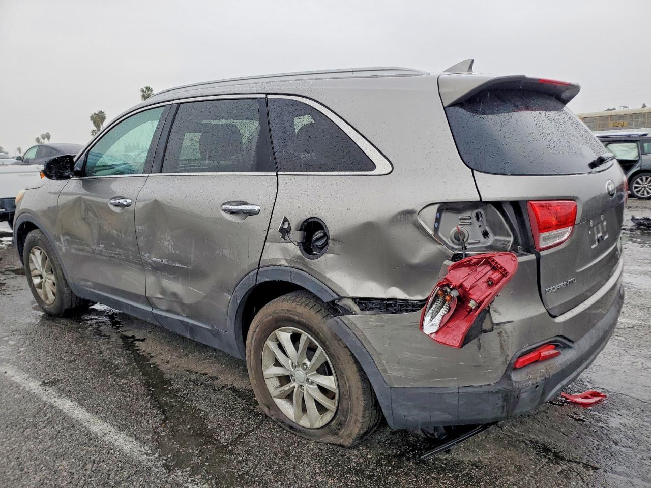 2017 KIA SORENTO LX photo 2