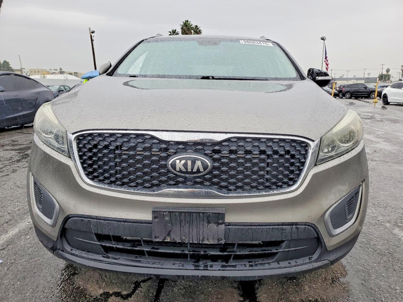 2017 KIA SORENTO LX photo 5