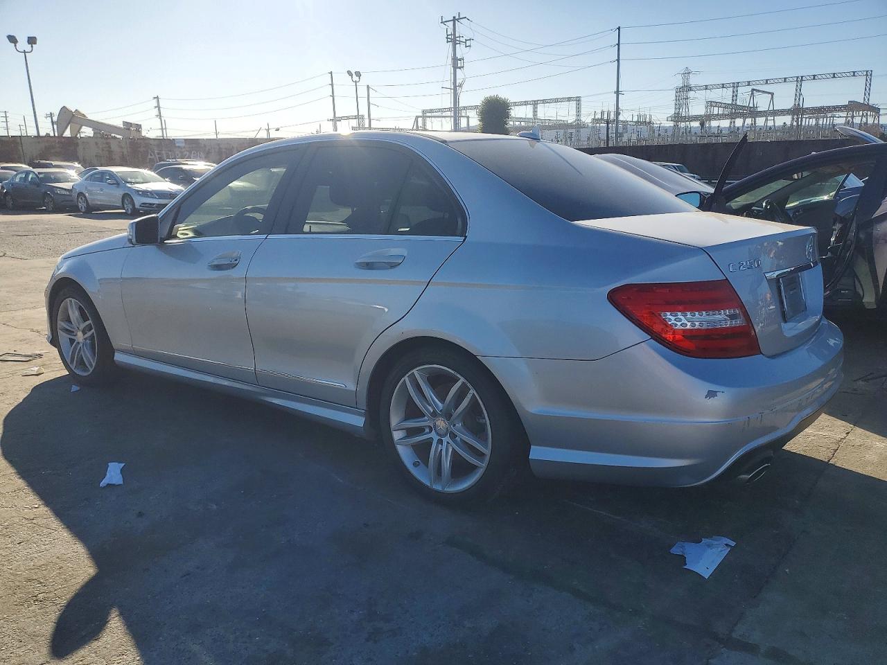 2013 MERCEDES-BENZ C 250 photo 2