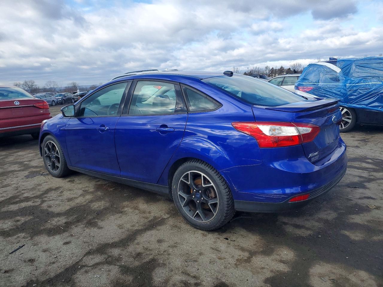 2013 FORD FOCUS SE photo 2