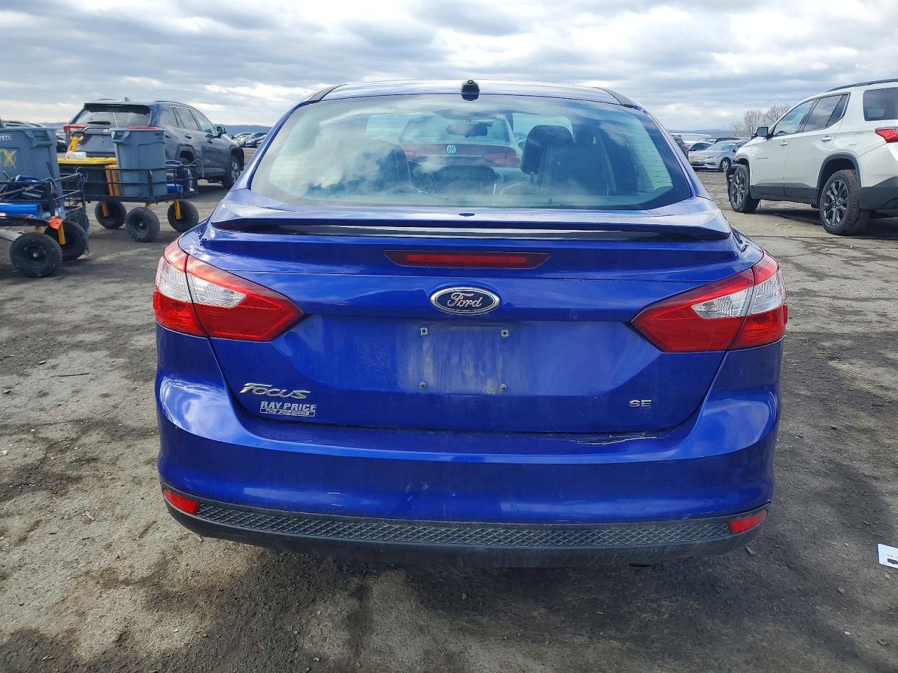 2013 FORD FOCUS SE photo 6