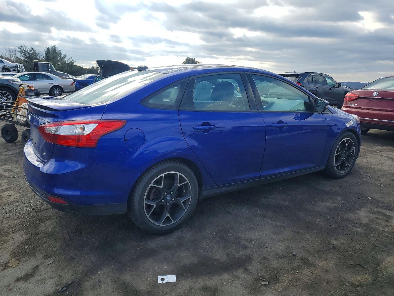2013 FORD FOCUS SE photo 3