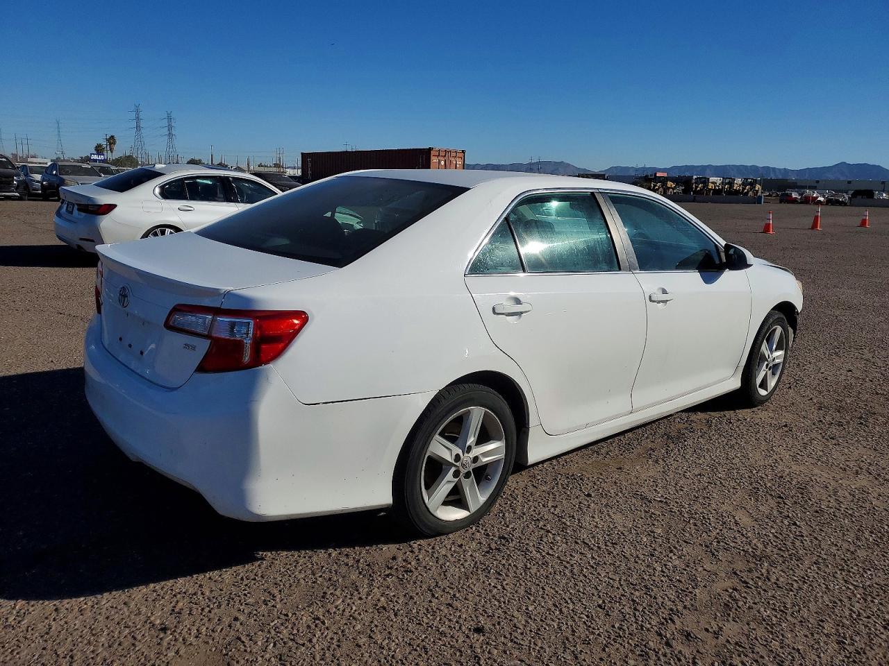 2012 TOYOTA CAMRY BASE photo 3