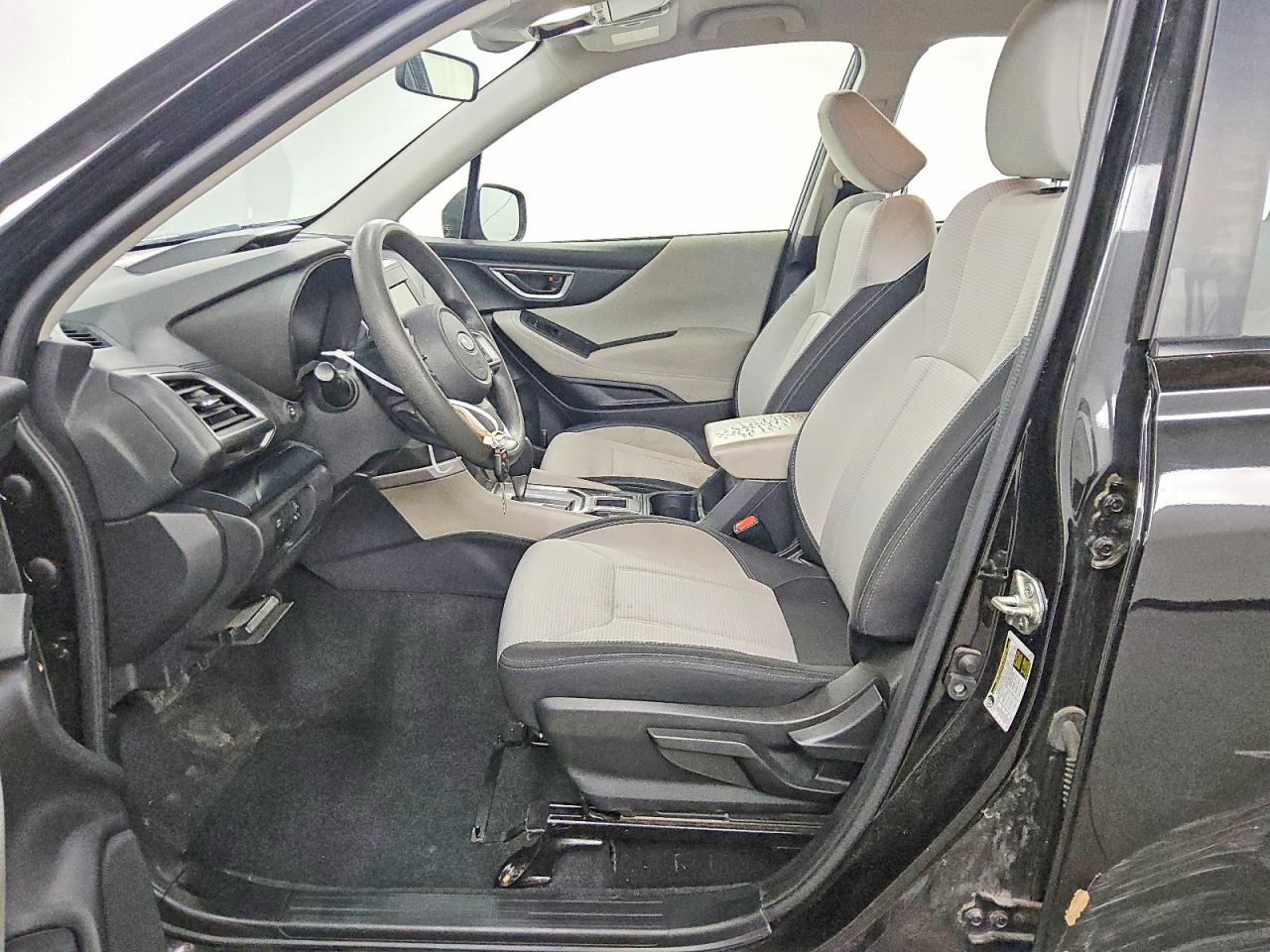 2021 SUBARU FORESTER photo 13