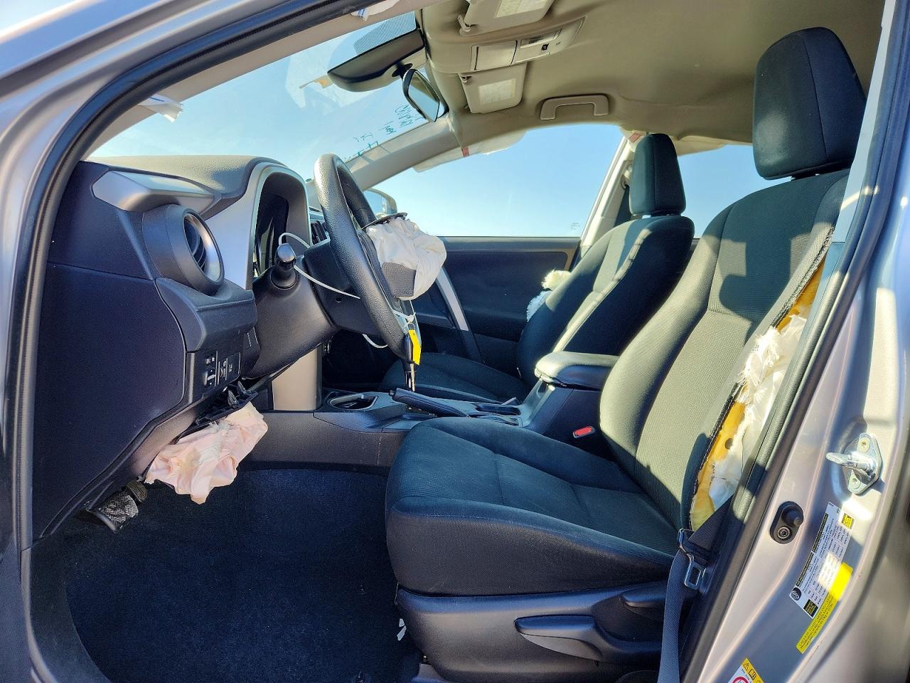 2017 TOYOTA RAV4 LE photo 7