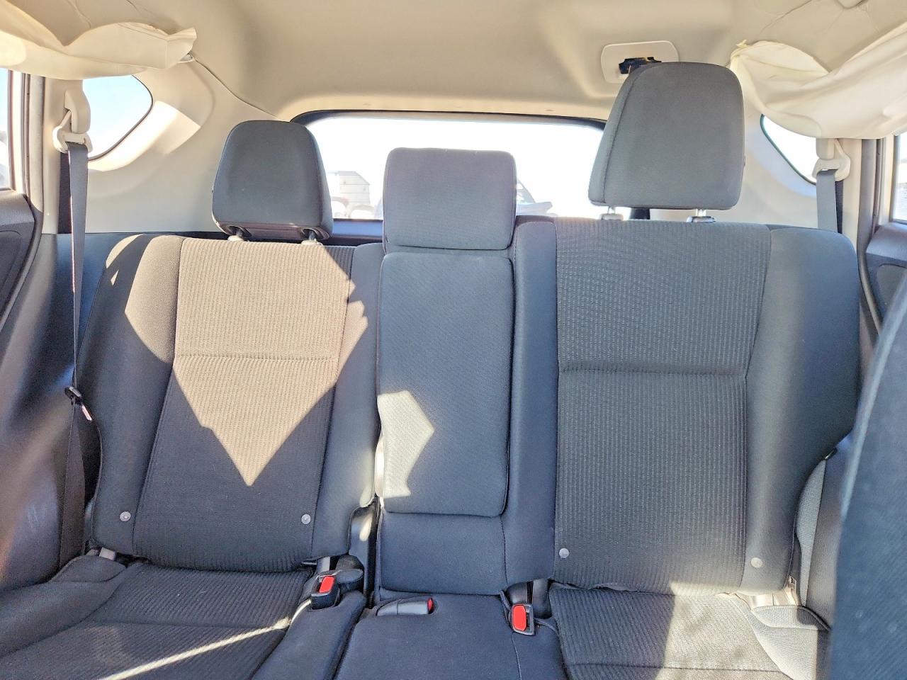 2017 TOYOTA RAV4 LE photo 10