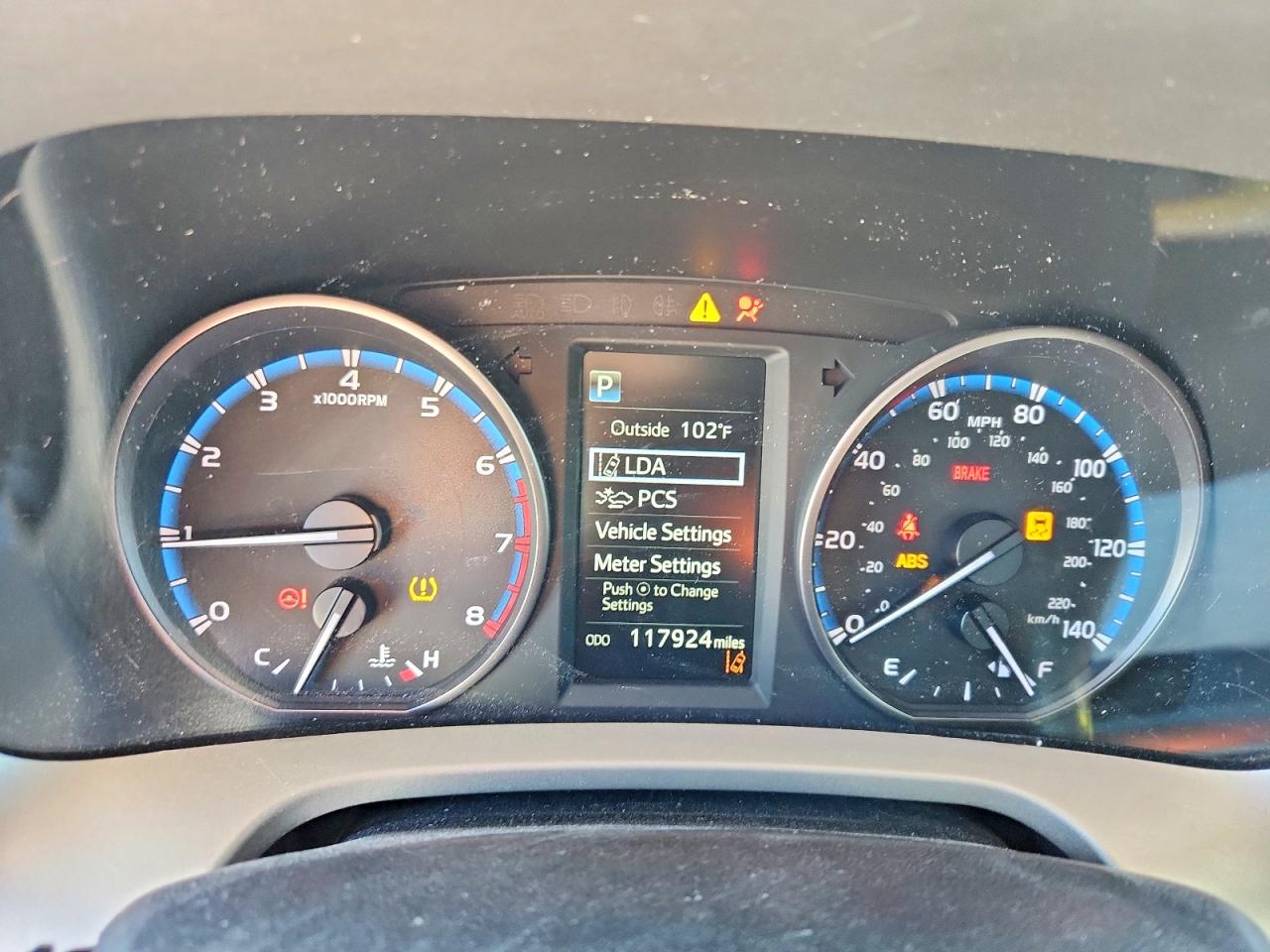 2017 TOYOTA RAV4 LE photo 9