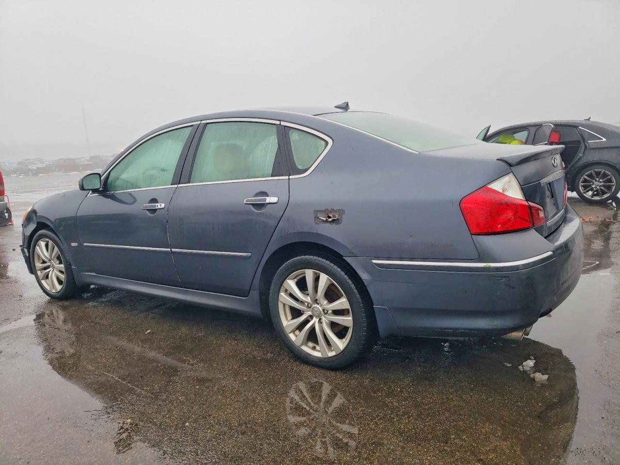 2008 INFINITI M35 photo 2
