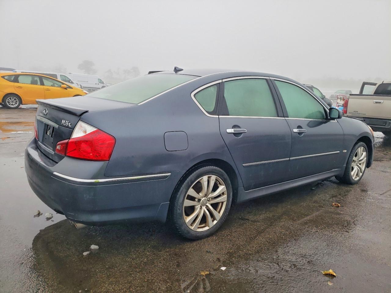 2008 INFINITI M35 photo 3