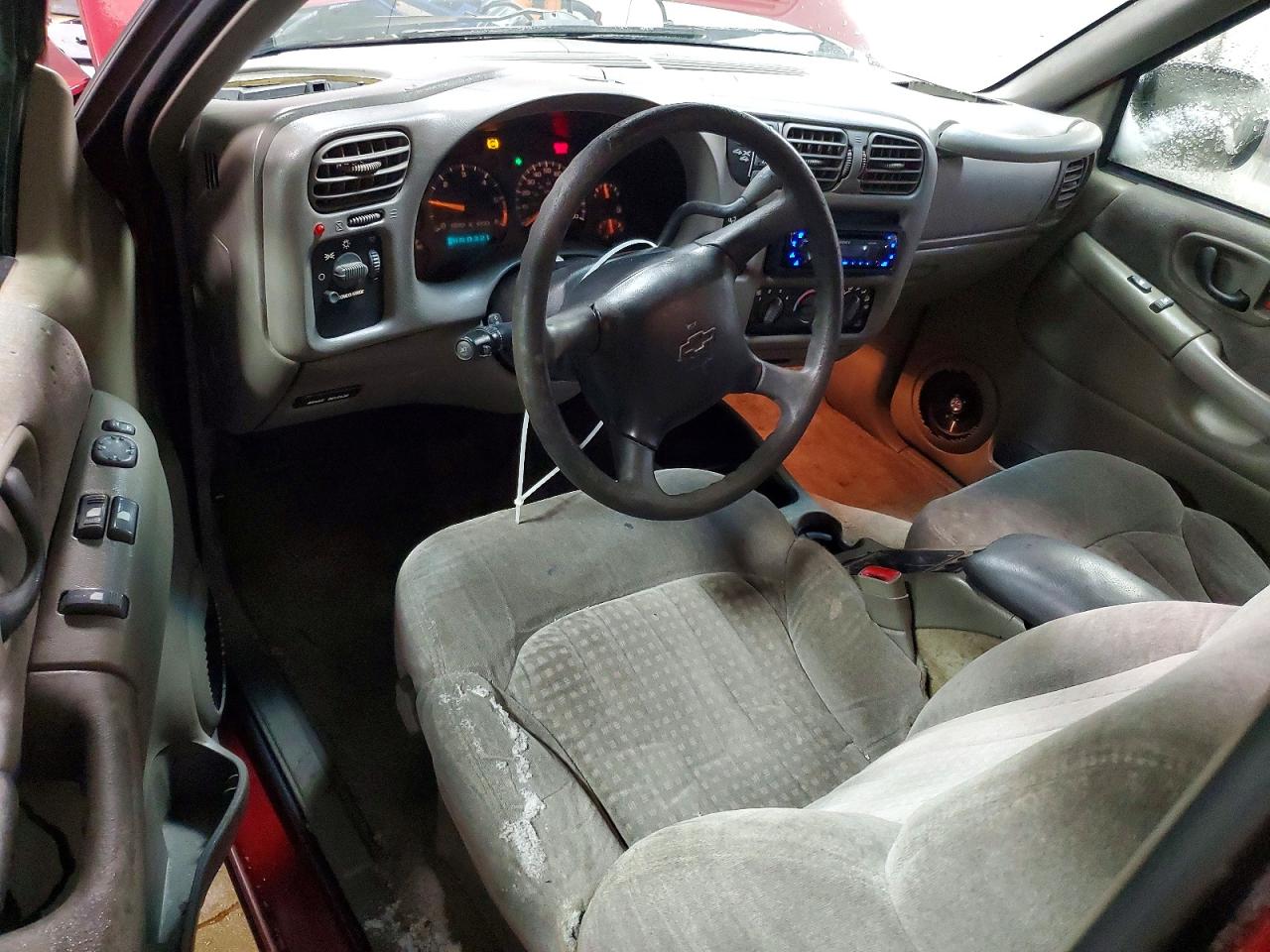 2001 CHEVROLET BLAZER photo 8