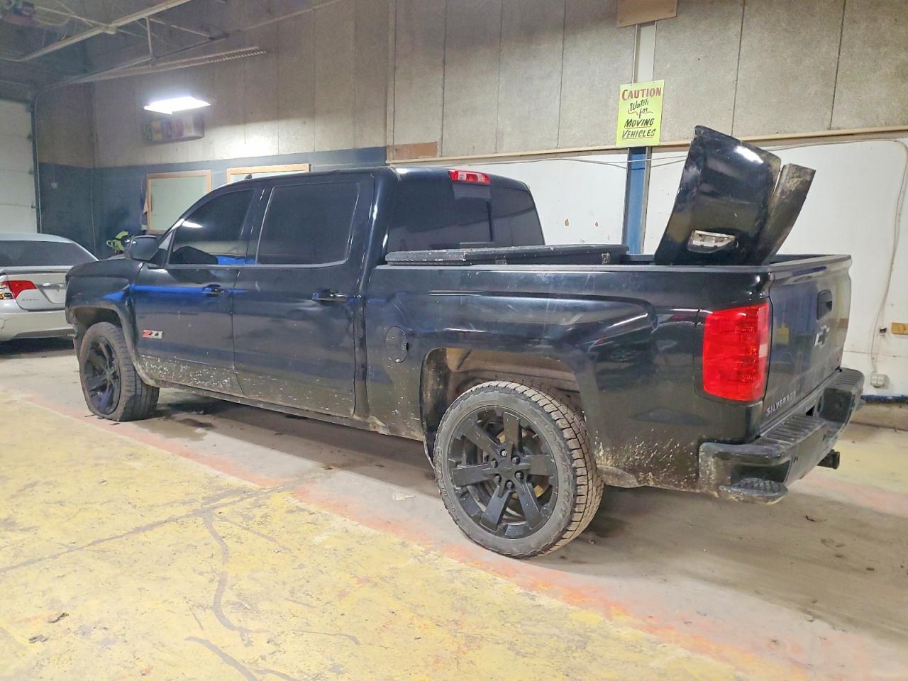 2018 CHEVROLET SILVERADO K1500 LT photo 2