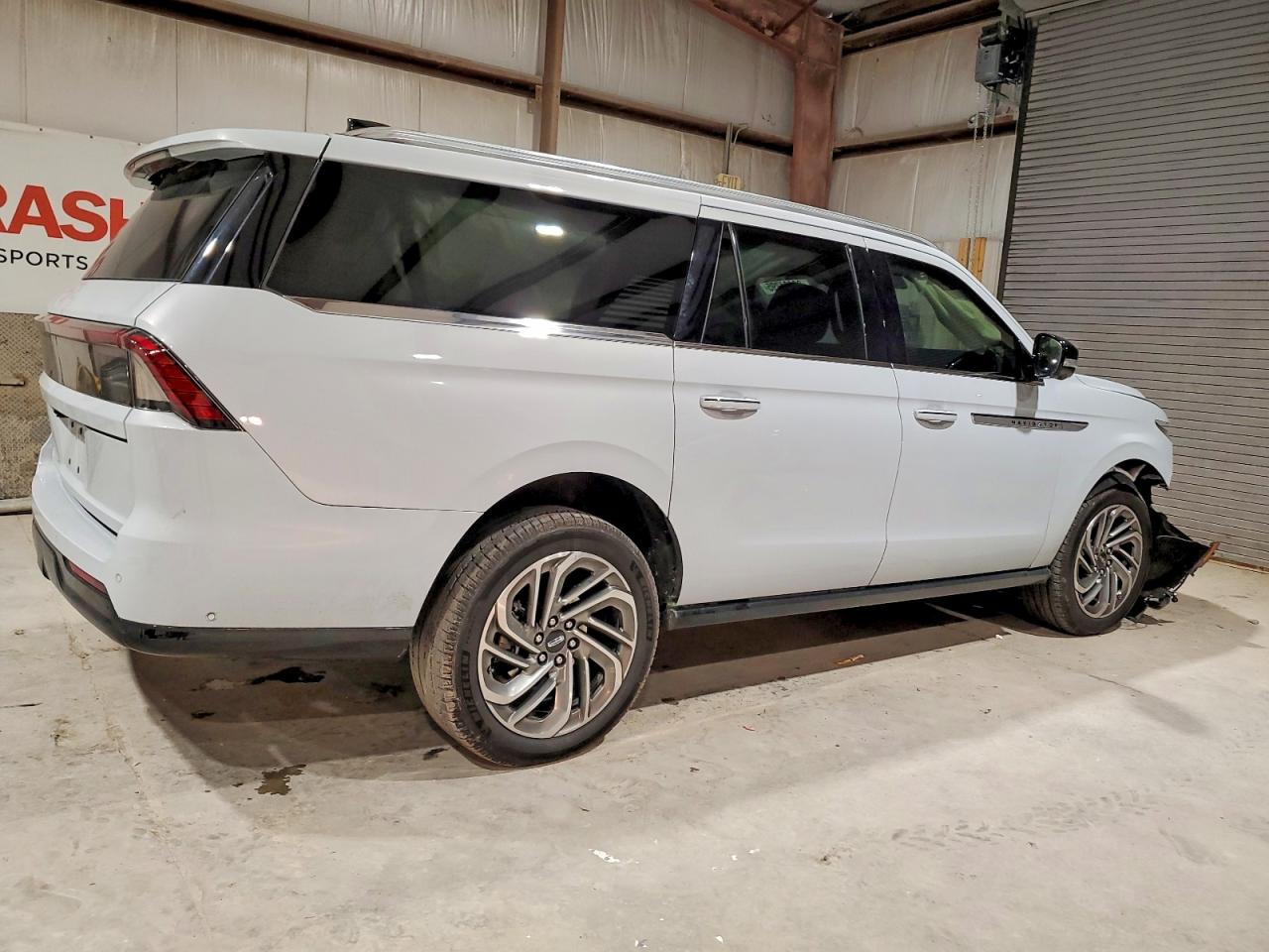 2025 LINCOLN NAVIGATOR L RESERVE photo 3
