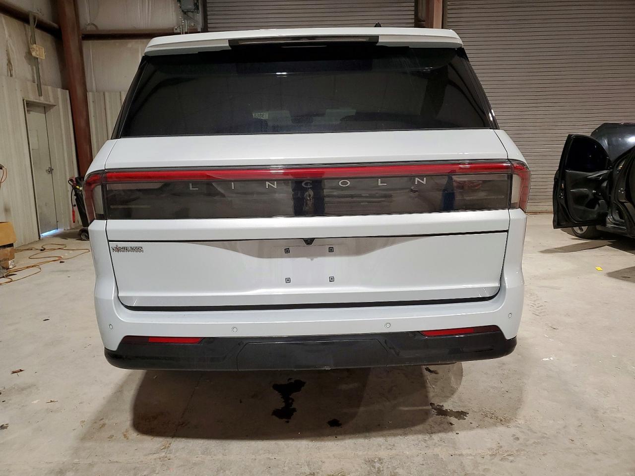 2025 LINCOLN NAVIGATOR L RESERVE photo 6