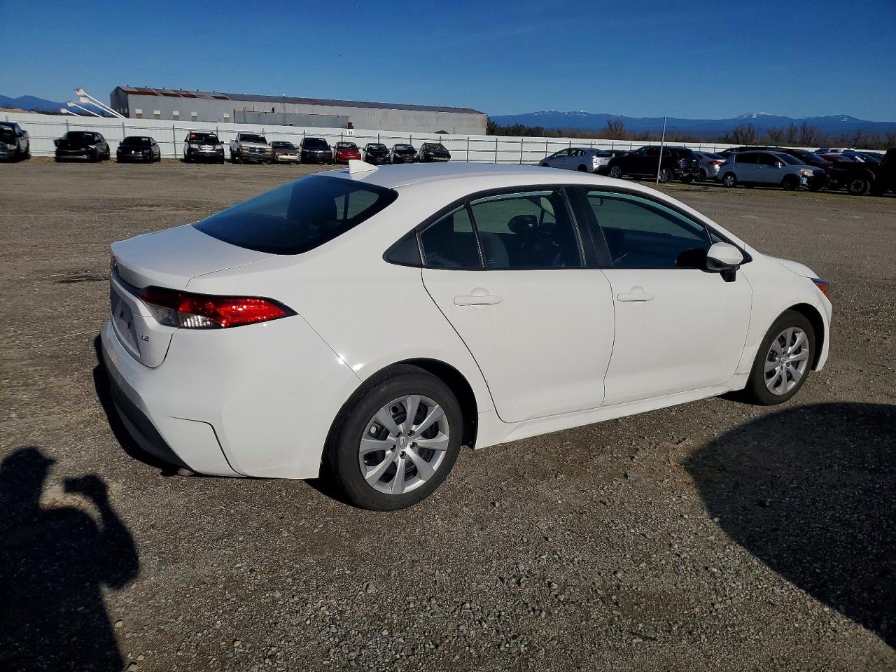 2023 TOYOTA COROLLA LE photo 3