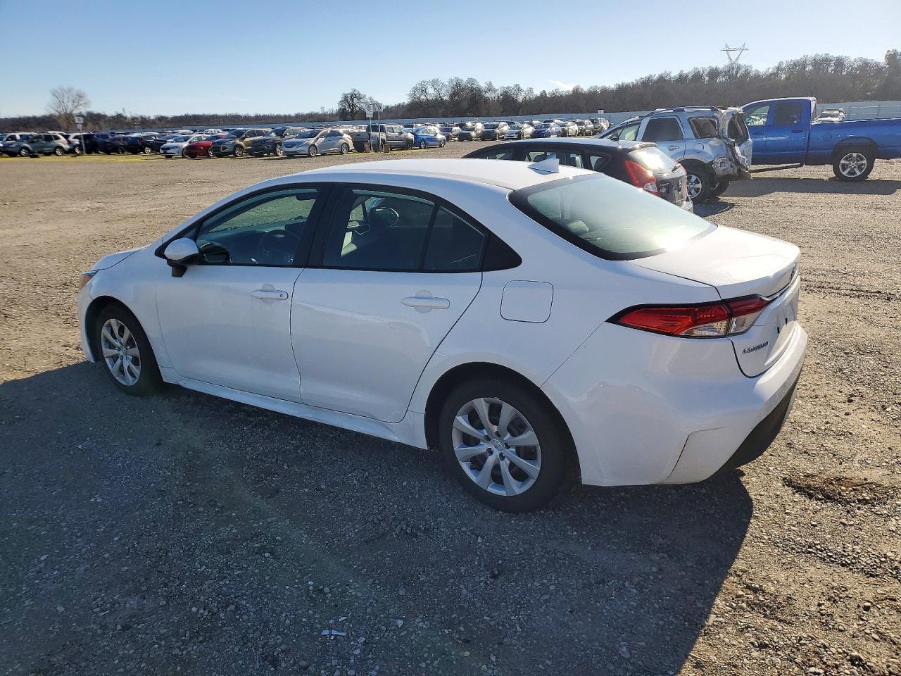 2023 TOYOTA COROLLA LE photo 2