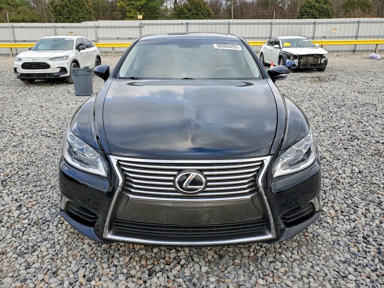 2014 LEXUS LS 460L photo 5