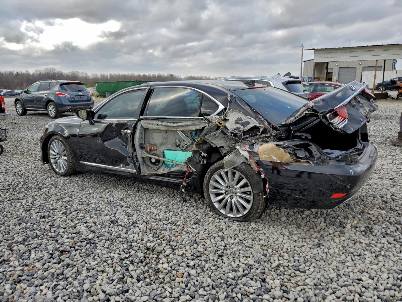 2014 LEXUS LS 460L photo 2