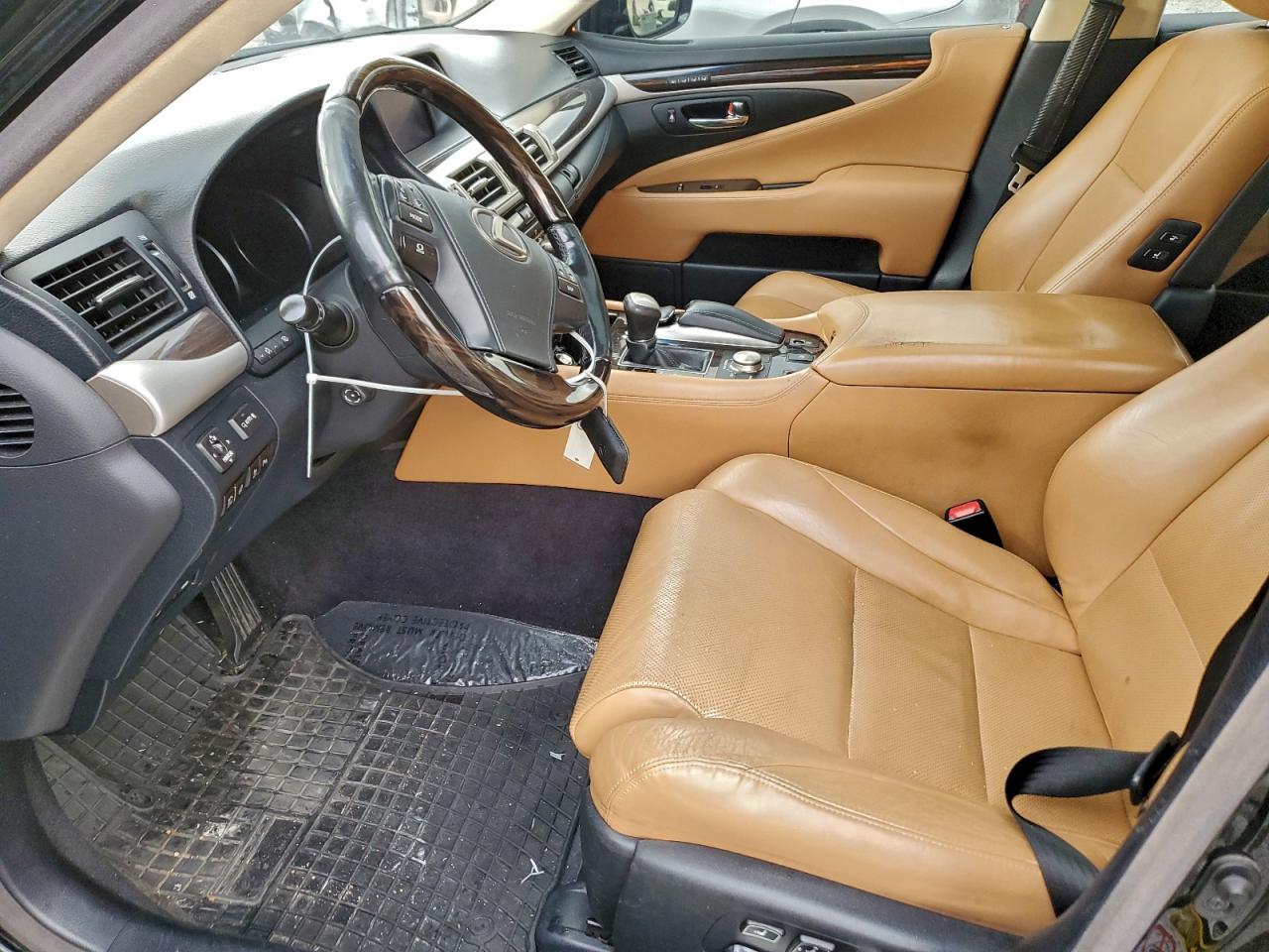 2014 LEXUS LS 460L photo 7