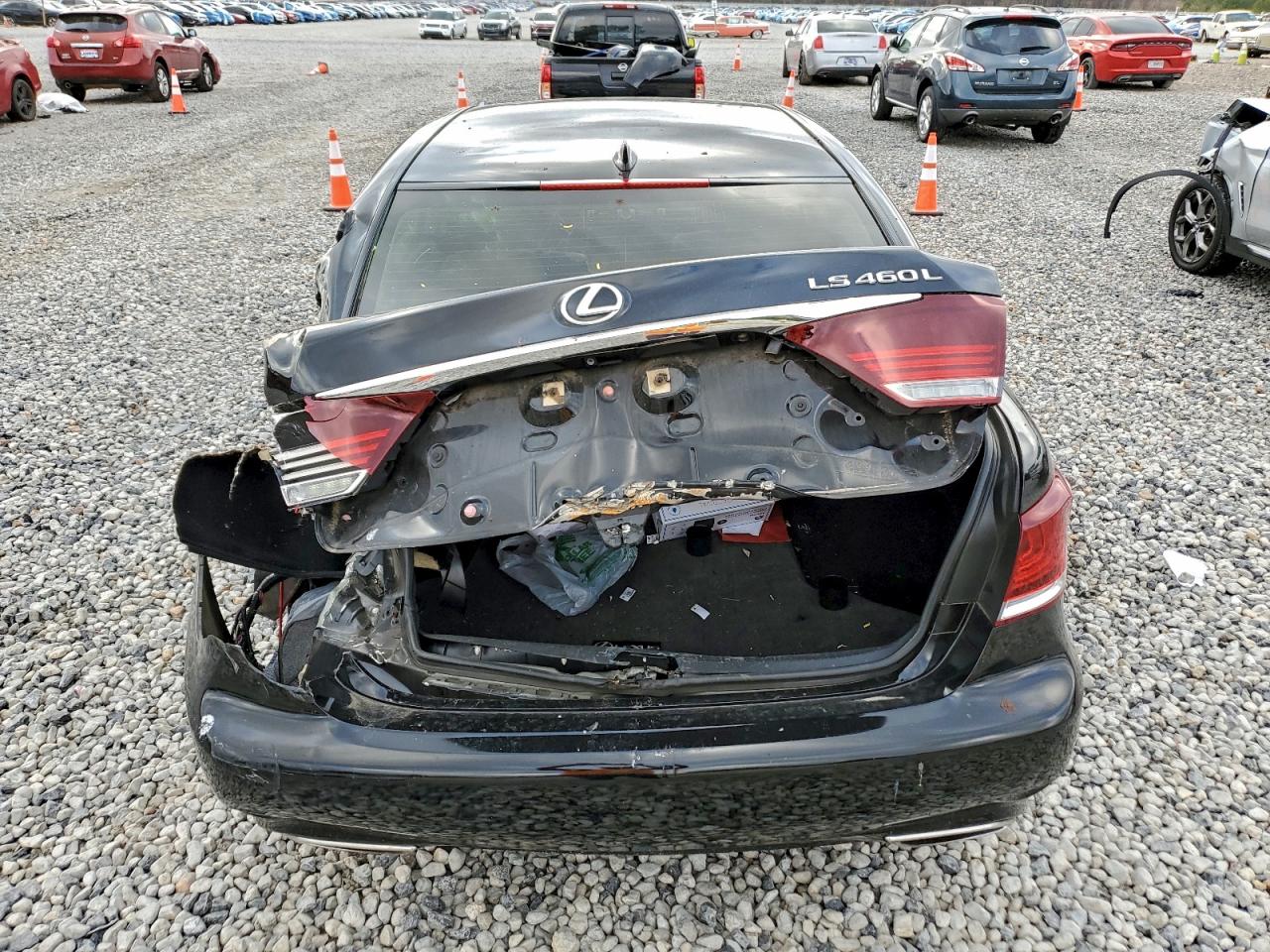 2014 LEXUS LS 460L photo 6