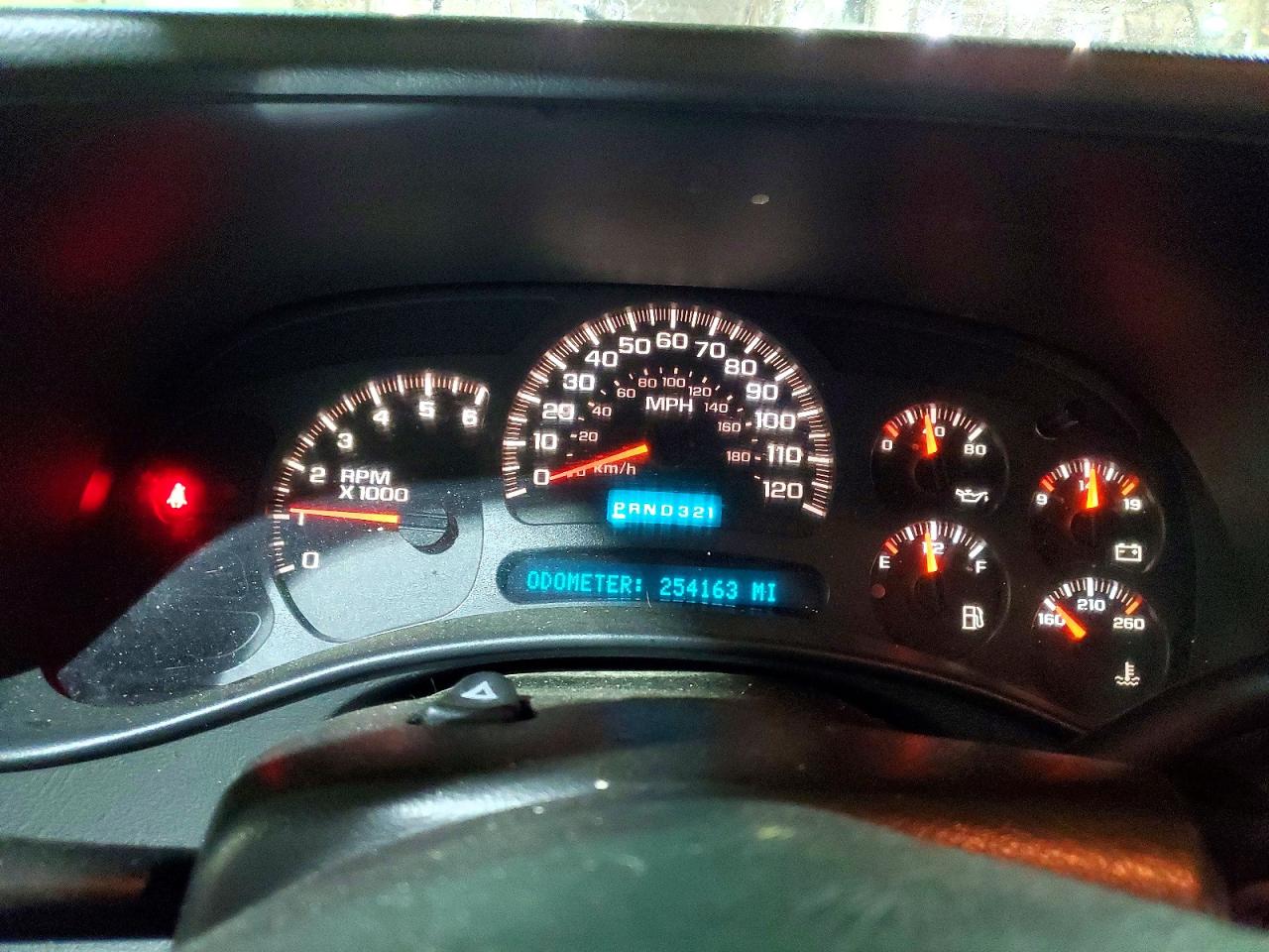 2004 CHEVROLET SUBURBAN K1500 photo 9