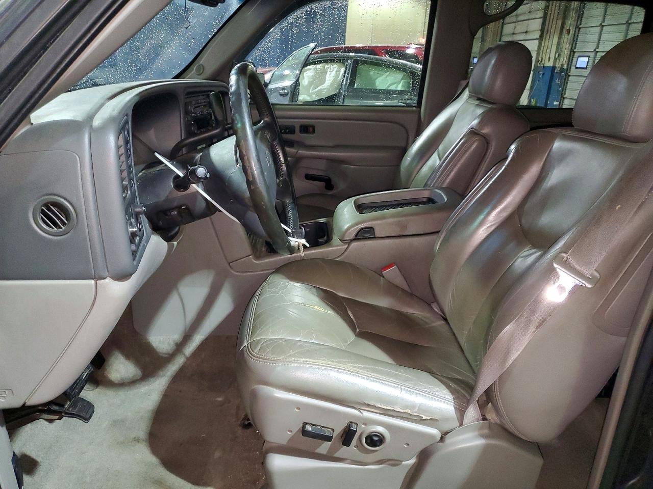 2004 CHEVROLET SUBURBAN K1500 photo 7