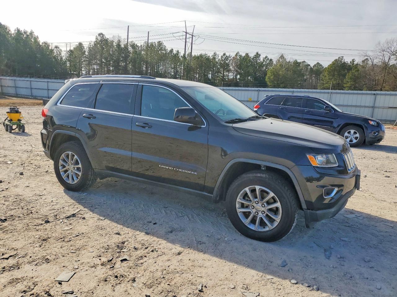 2016 JEEP GRAND CHEROKEE LAREDO photo 4