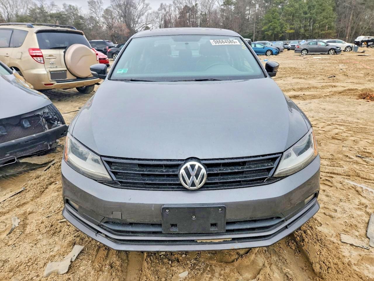 2018 VOLKSWAGEN JETTA SPORT photo 5