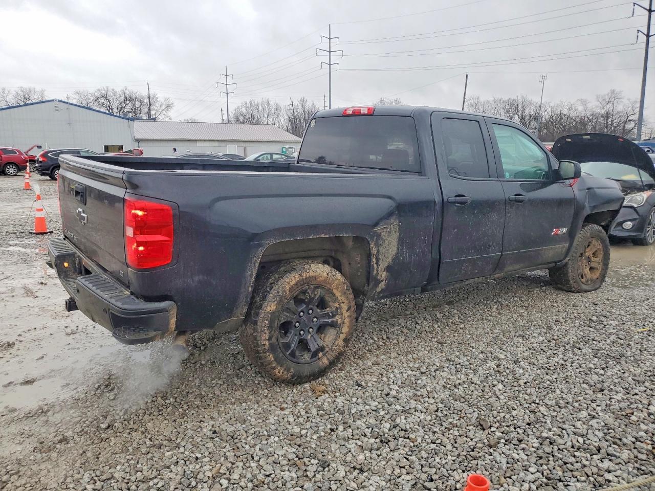 2018 CHEVROLET SILVERADO K1500 LT photo 3