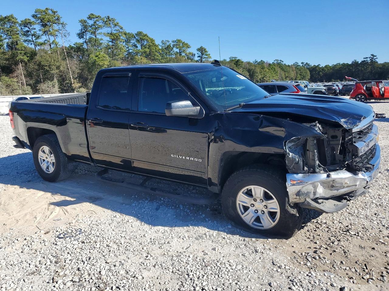 2018 CHEVROLET SILVERADO C1500 LT photo 4