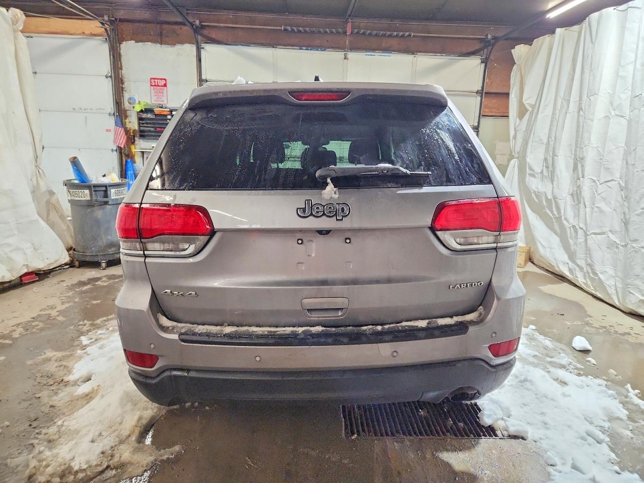 2018 JEEP GRAND CHEROKEE LAREDO photo 6