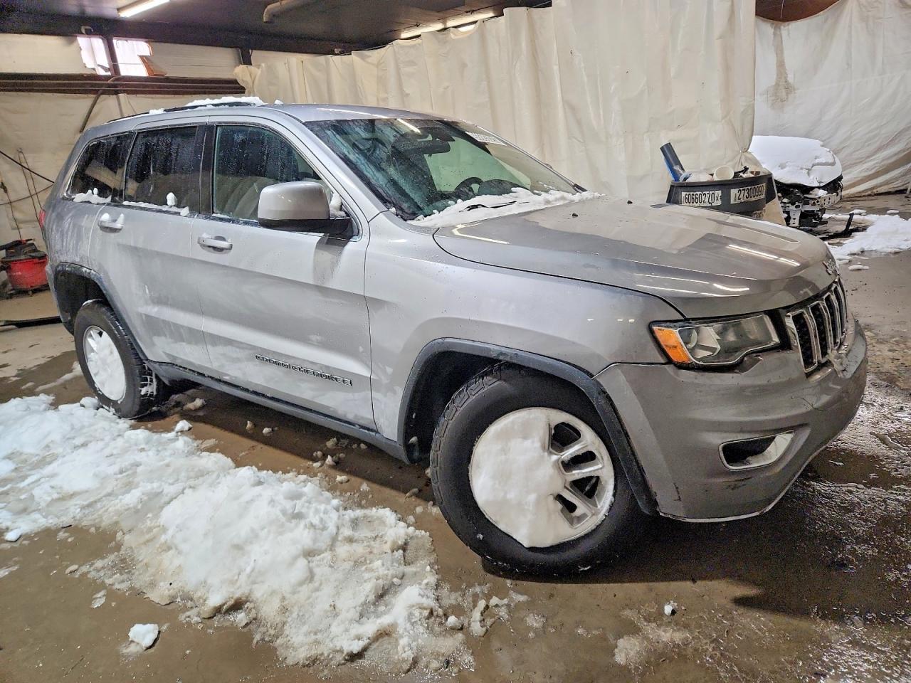 2018 JEEP GRAND CHEROKEE LAREDO photo 4