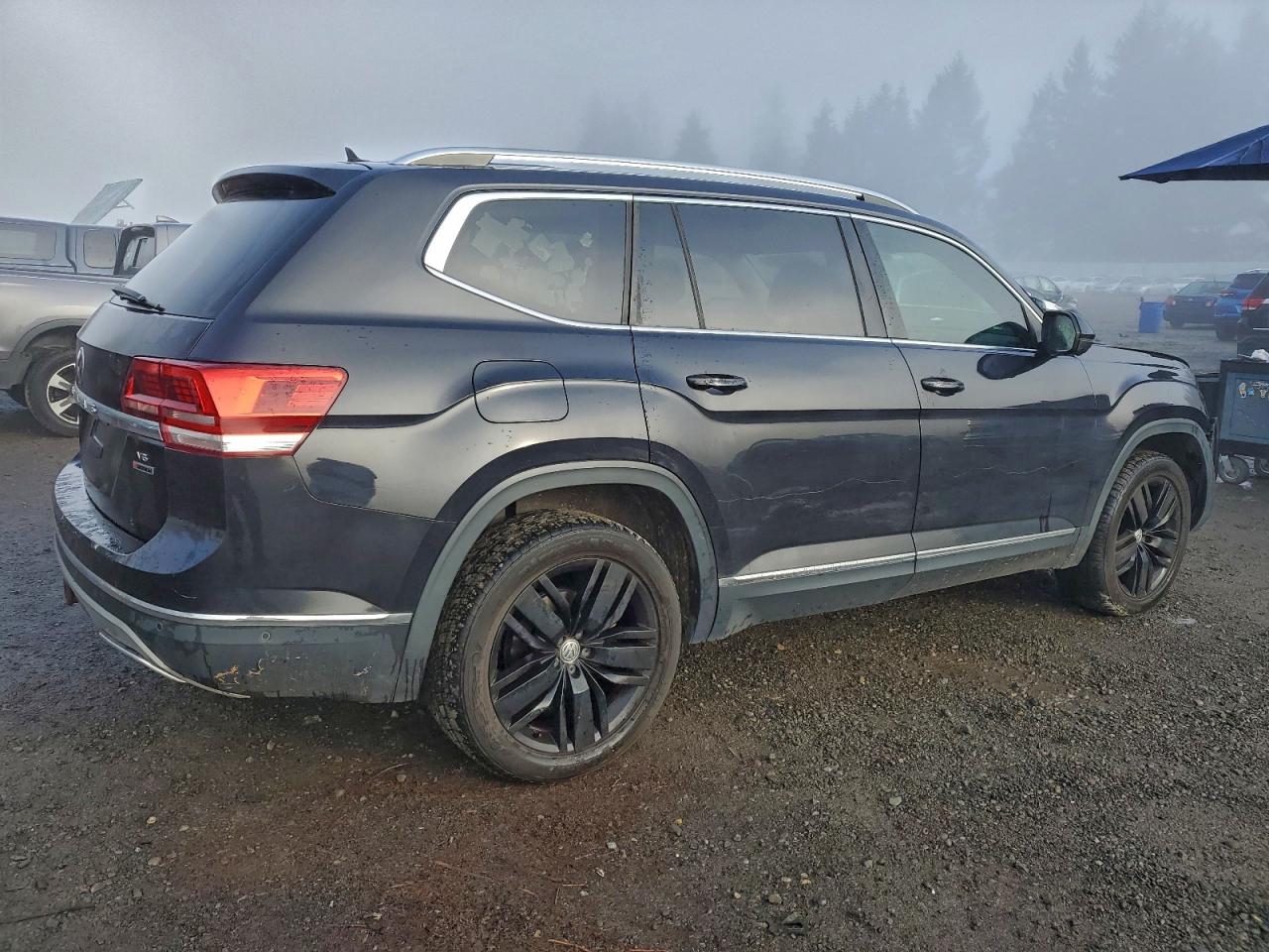 2018 VOLKSWAGEN ATLAS SEL PREMIUM photo 3