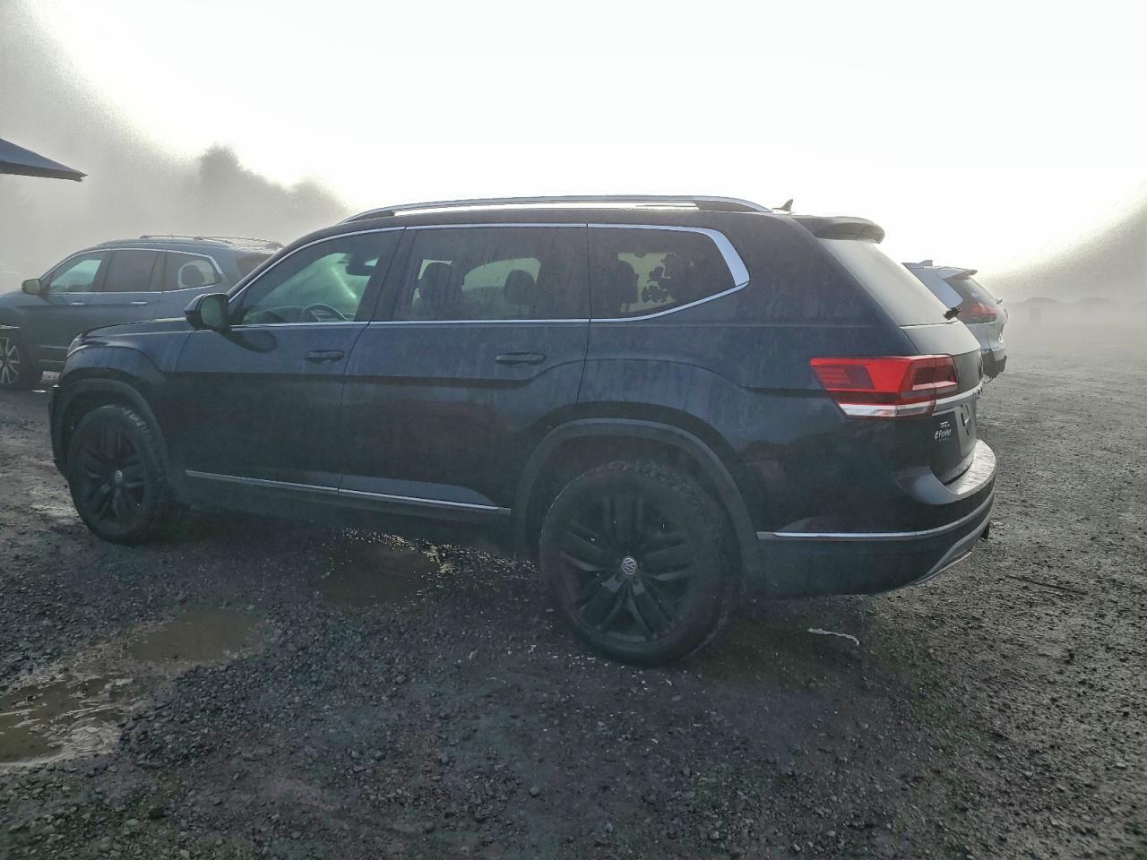 2018 VOLKSWAGEN ATLAS SEL PREMIUM photo 2