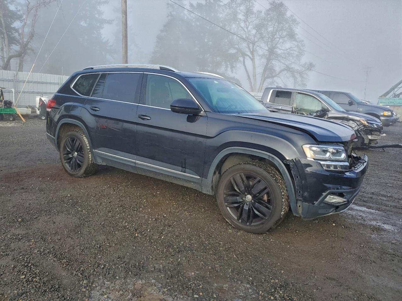 2018 VOLKSWAGEN ATLAS SEL PREMIUM photo 4