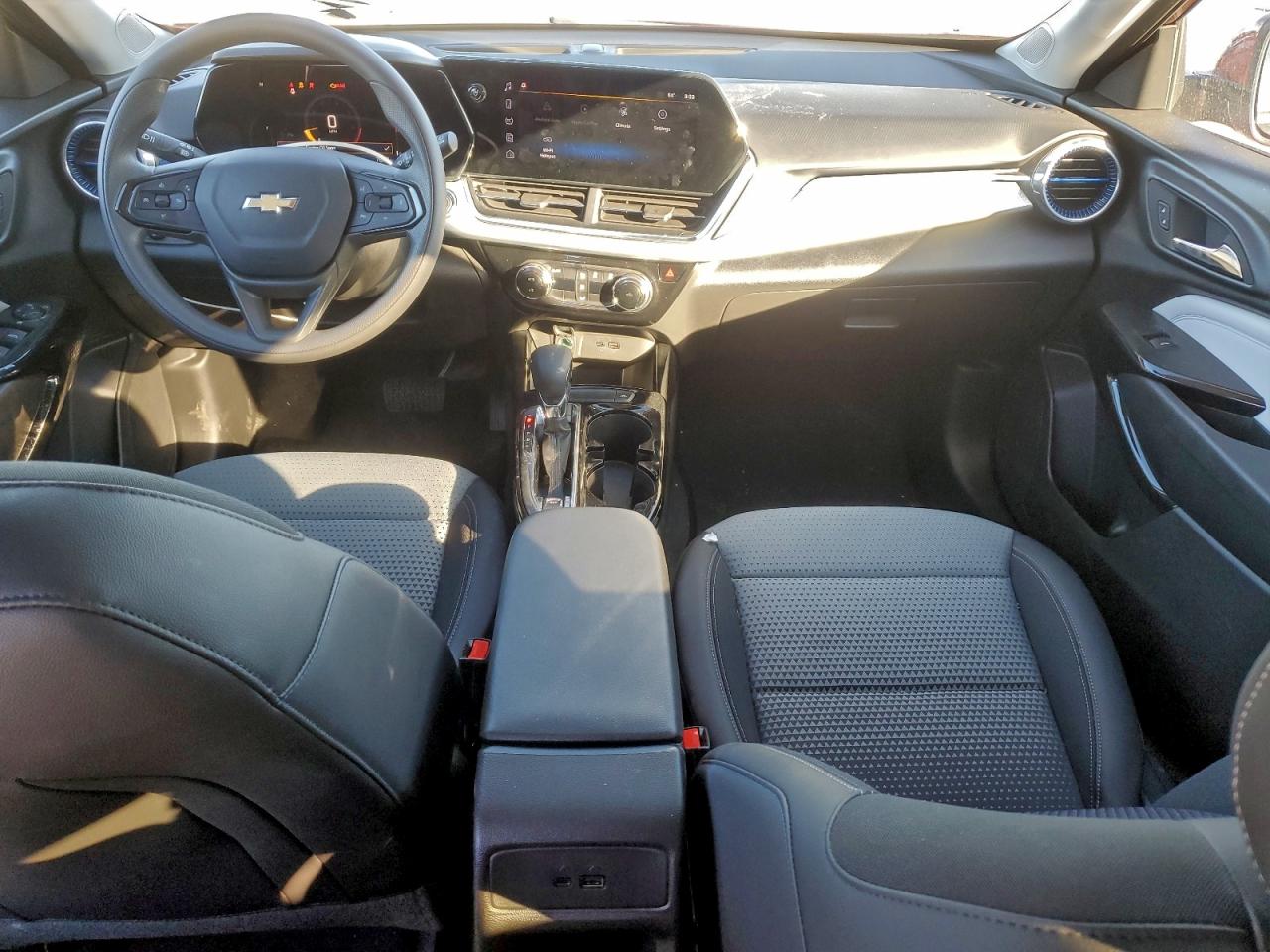 2025 CHEVROLET TRAX 1LT photo 8