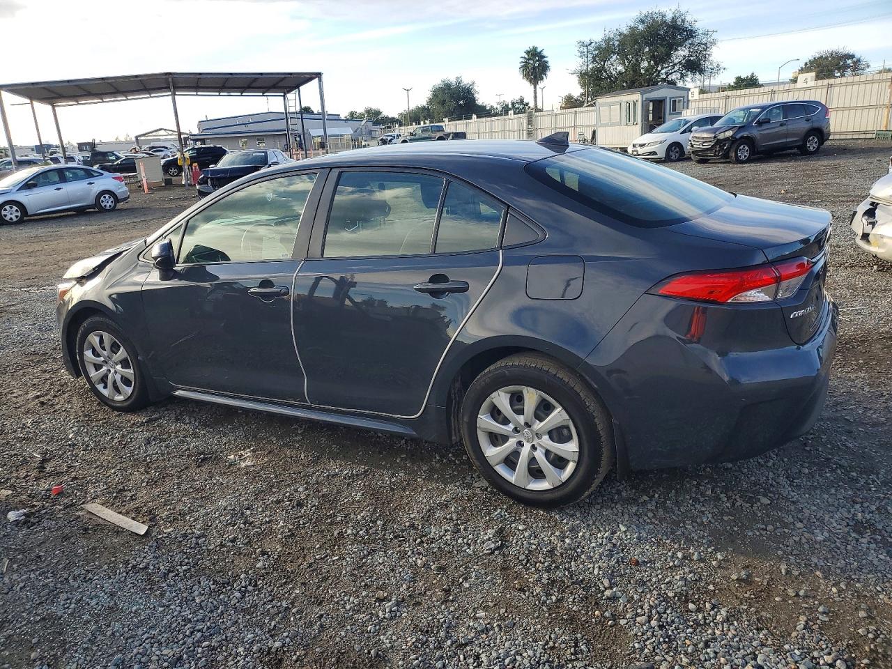 2023 TOYOTA COROLLA LE photo 2