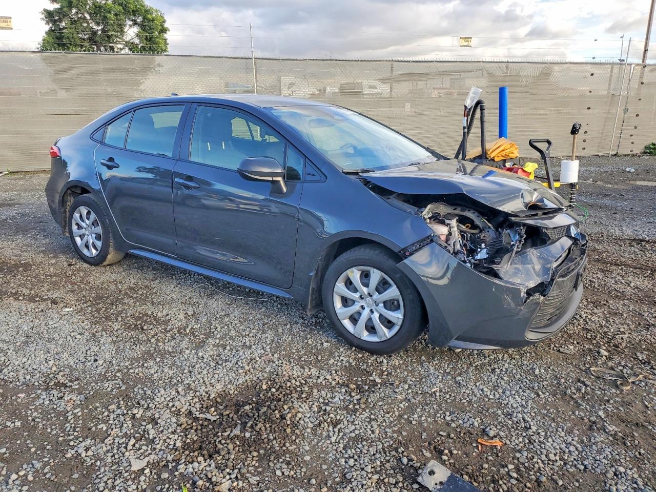 2023 TOYOTA COROLLA LE photo 4
