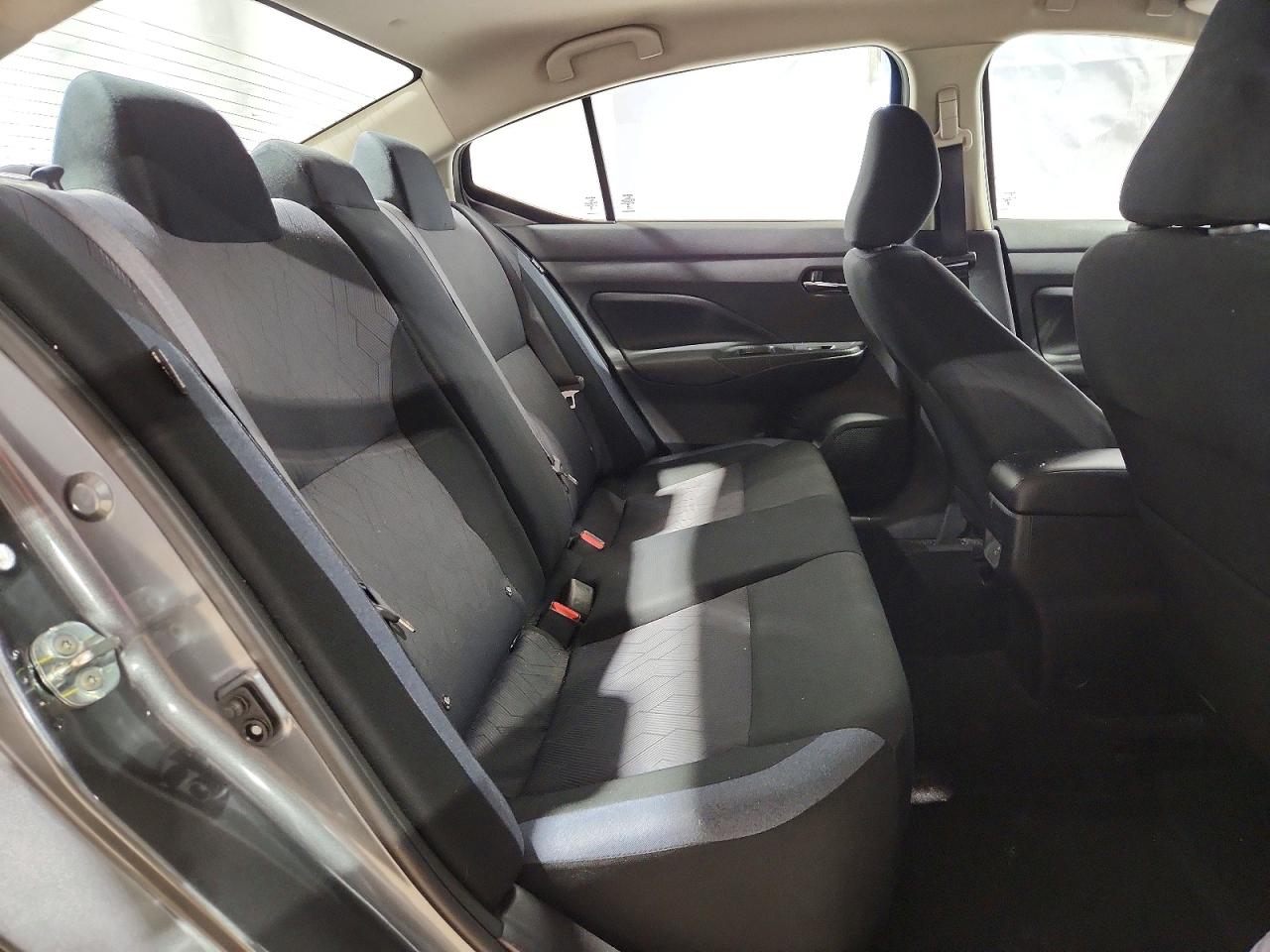 2024 NISSAN VERSA SV photo 10