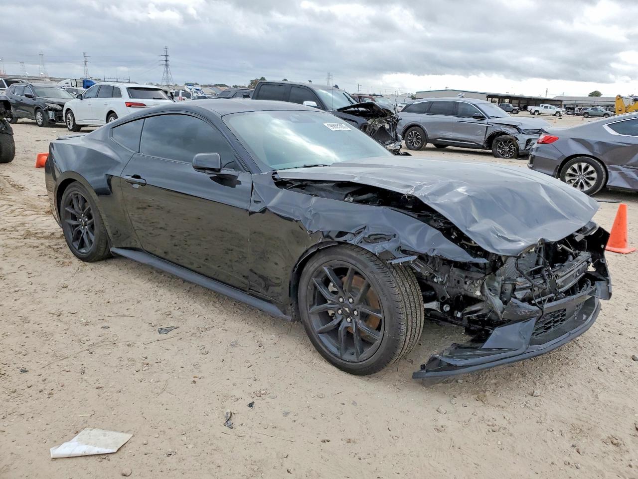 2025 FORD MUSTANG photo 4