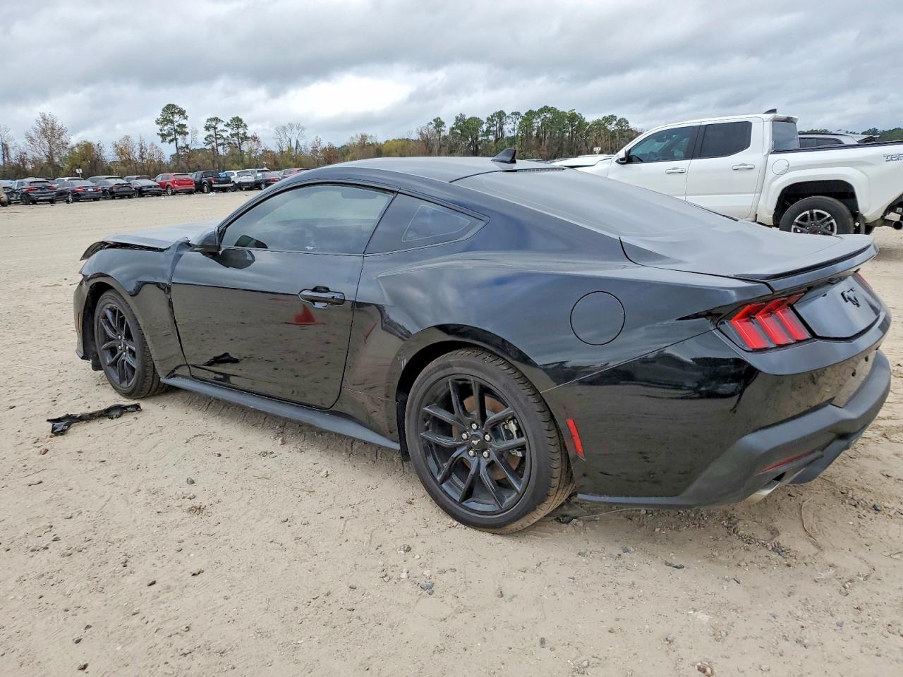 2025 FORD MUSTANG photo 2
