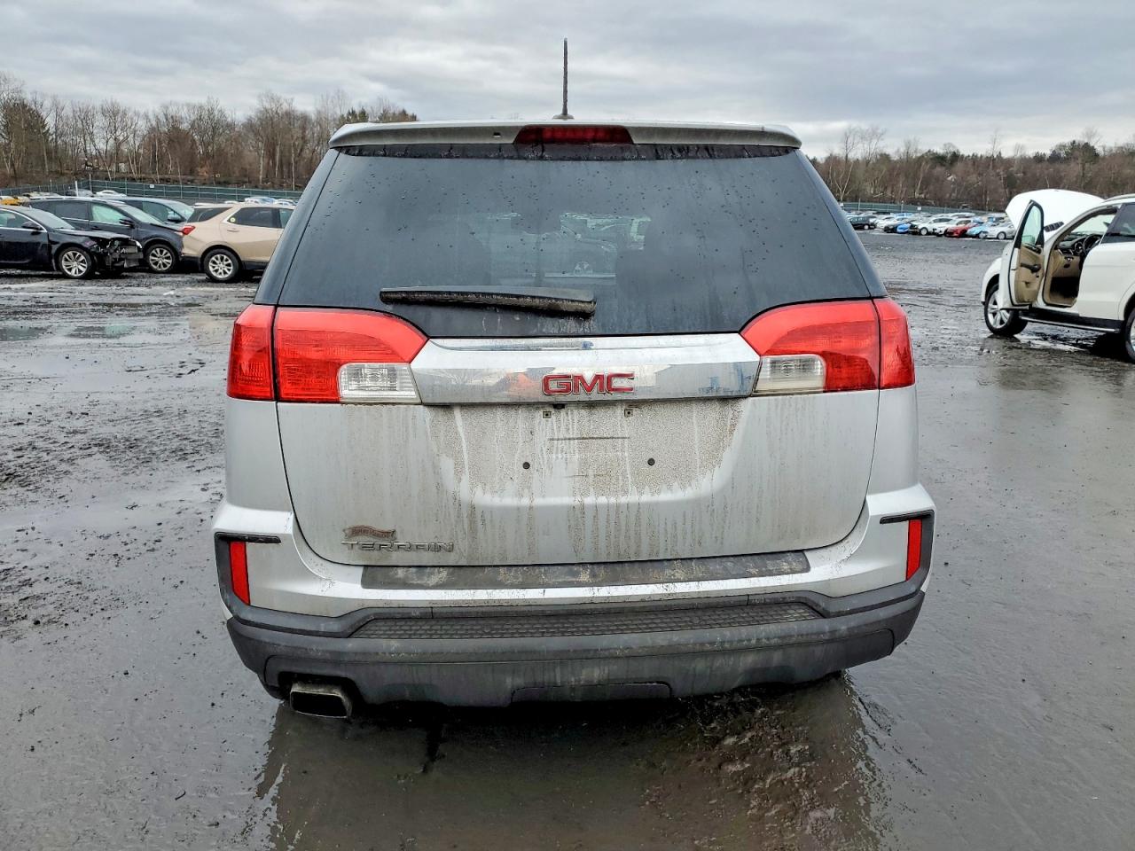 2017 GMC TERRAIN SLE photo 6